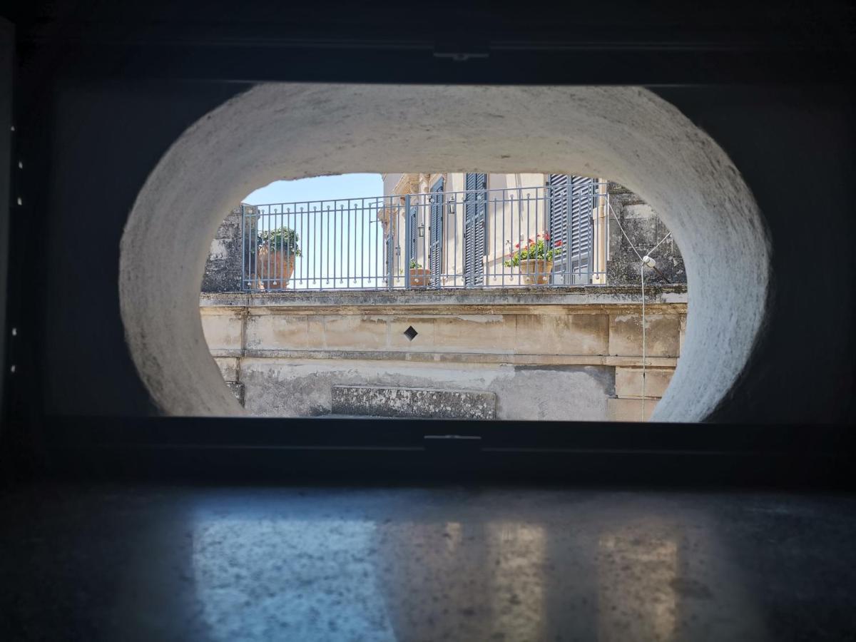 Apartamento Palazzo Geremia - Le Dimore Dell'Antiquario Acireale Exterior foto