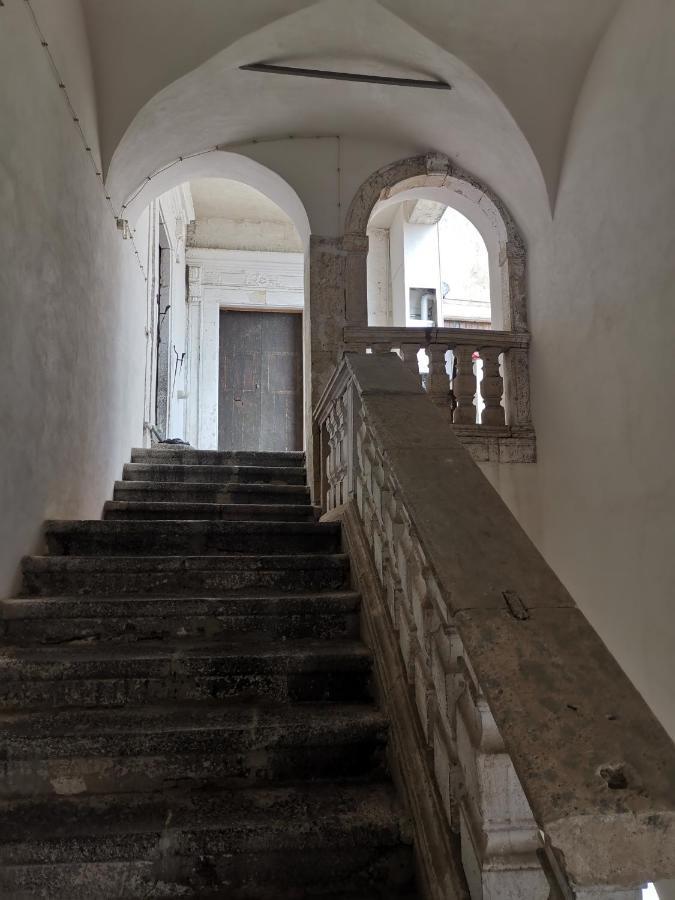 Apartamento Palazzo Geremia - Le Dimore Dell'Antiquario Acireale Exterior foto