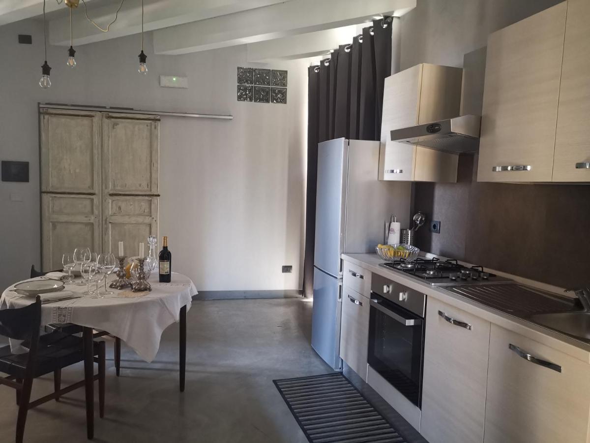 Apartamento Palazzo Geremia - Le Dimore Dell'Antiquario Acireale Exterior foto