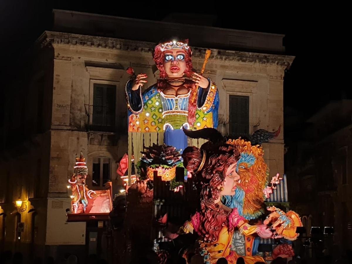 Apartamento Palazzo Geremia - Le Dimore Dell'Antiquario Acireale Exterior foto