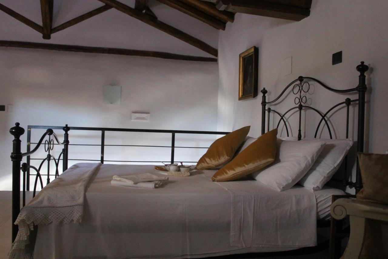 Apartamento Palazzo Geremia - Le Dimore Dell'Antiquario Acireale Exterior foto